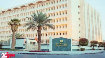 عريس يقاضي خطيبته أمام المحكمة لاستعادة خاتم الخطوبة وهدايا ثمينة
